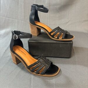 Lucky Brand Women's Tasmina Heeled Sandals, black braided leather upper size 8M.